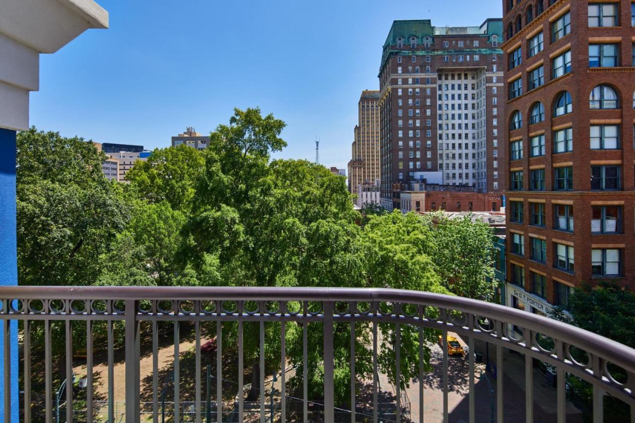 Springhill Suites Memphis Downtown Екстер'єр фото
