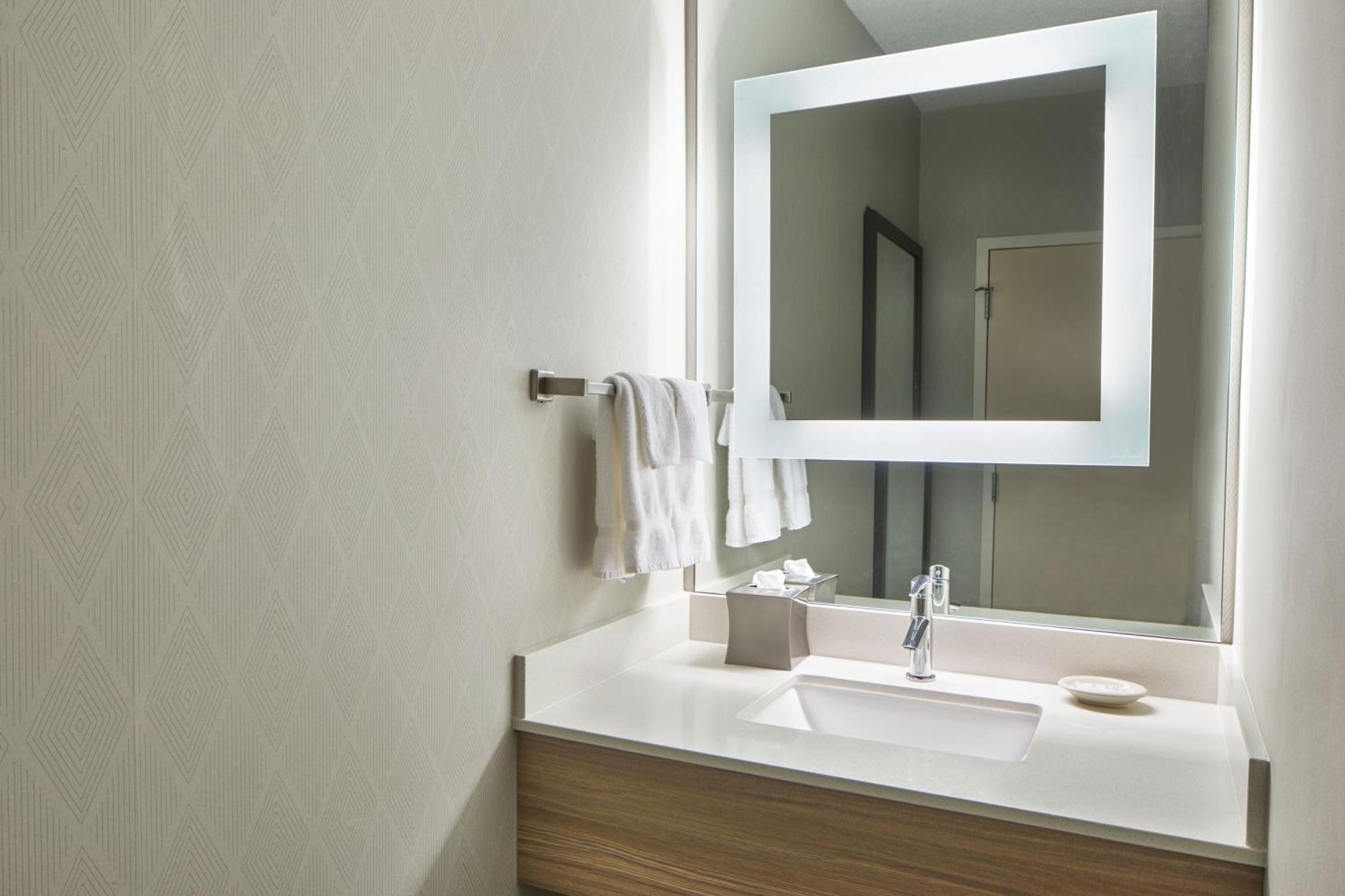 Springhill Suites Memphis Downtown Екстер'єр фото