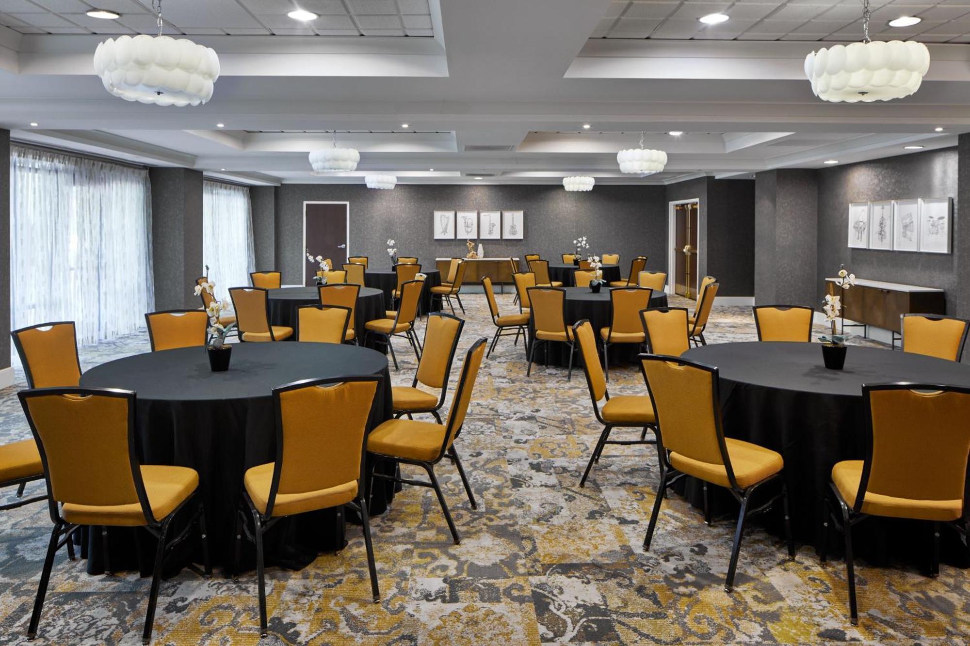 Springhill Suites Memphis Downtown Екстер'єр фото