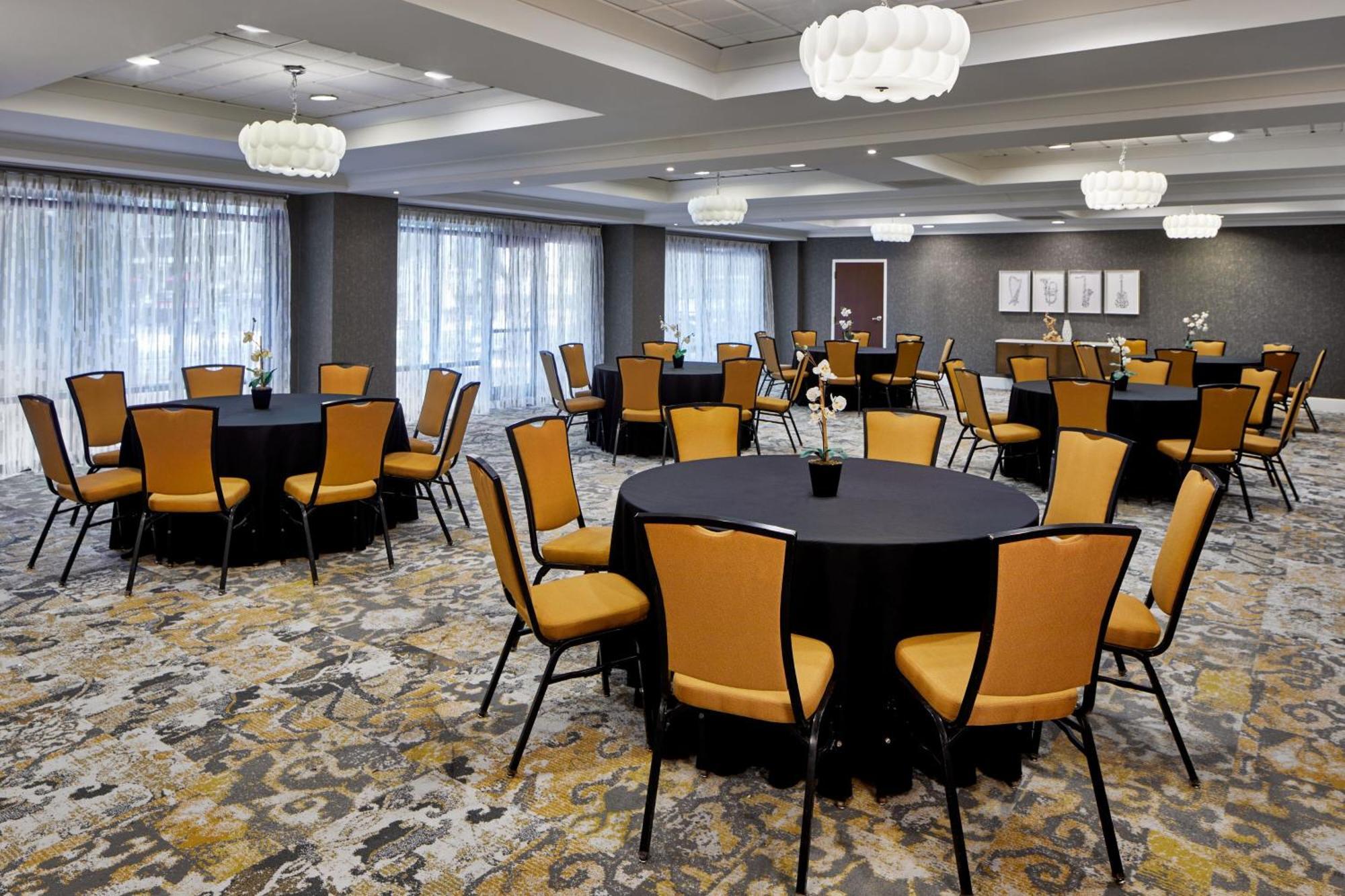 Springhill Suites Memphis Downtown Екстер'єр фото
